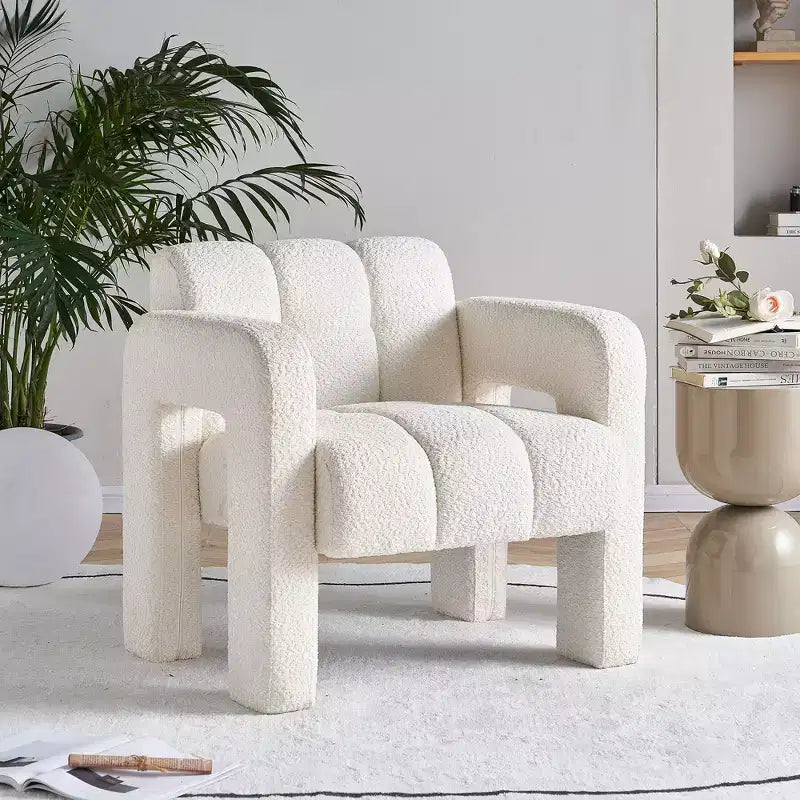 Poltrona accent imbottita ampia in Bouclé – Struttura in legno massello, schiuma ad alta densità