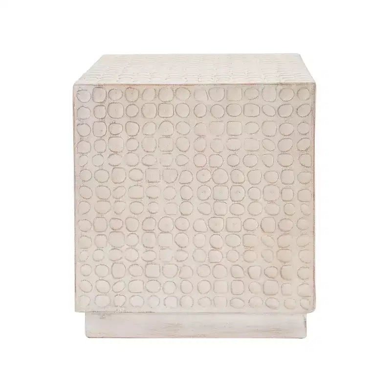 I moderni tavoli Cube Edge sono adatti per uso esterno/interno