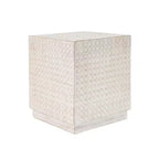 I moderni tavoli Cube Edge sono adatti per uso esterno/interno