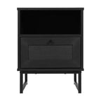 Comodino Malaki Mid-Century Modern con cassetto in rattan e ripiano aperto