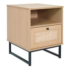 Comodino Malaki Mid-Century Modern con cassetto in rattan e ripiano aperto