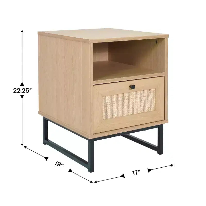 Comodino Malaki Mid-Century Modern con cassetto in rattan e ripiano aperto