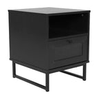 Comodino Malaki Mid-Century Modern con cassetto in rattan e ripiano aperto