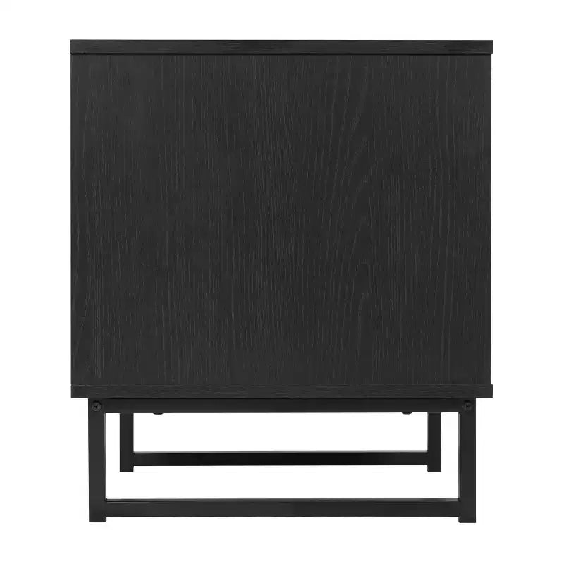 Comodino Malaki Mid-Century Modern con cassetto in rattan e ripiano aperto