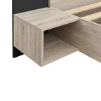 Letto a piattaforma sospesa per materasso di circa 152 × 203 cm con comodino integrato e illuminazione a LED